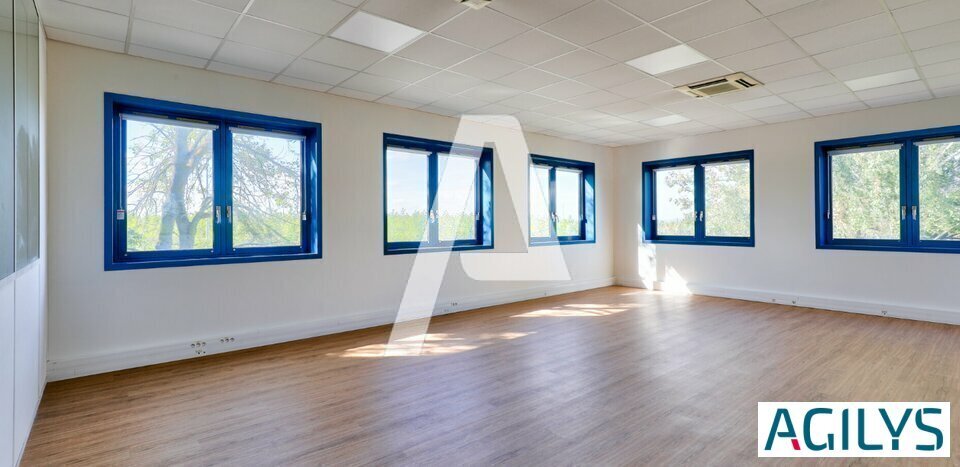 Avenue Du Parc Médicis, Fresnes to rent - Interior Photo - Image 1 of 6