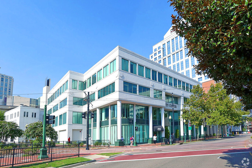 223 E City Hall Ave, Norfolk, VA for sale - Primary Photo - Image 1 of 1