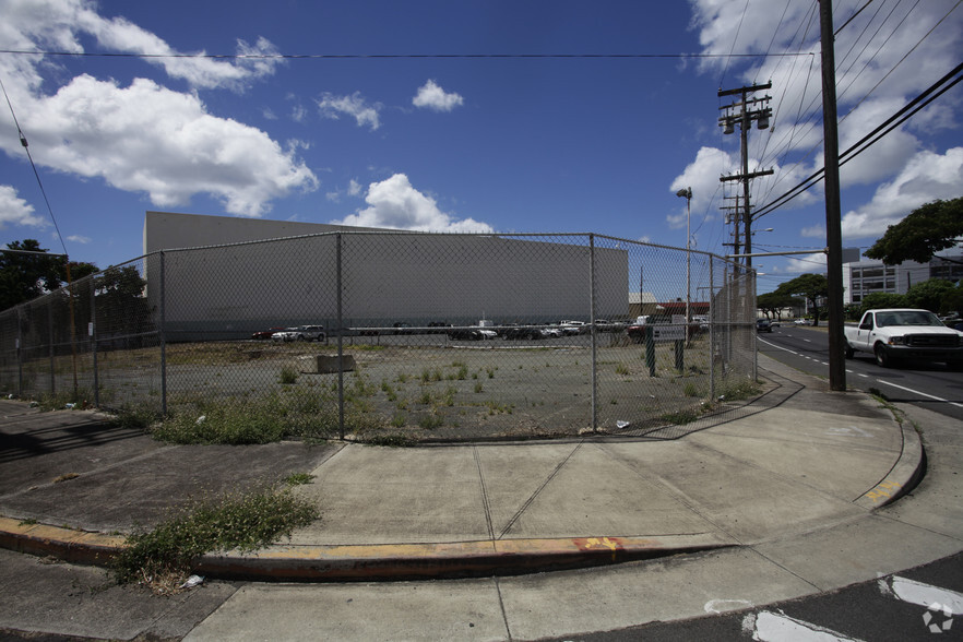 1385 Colburn St, Honolulu, HI for rent - Building Photo - Image 2 of 6