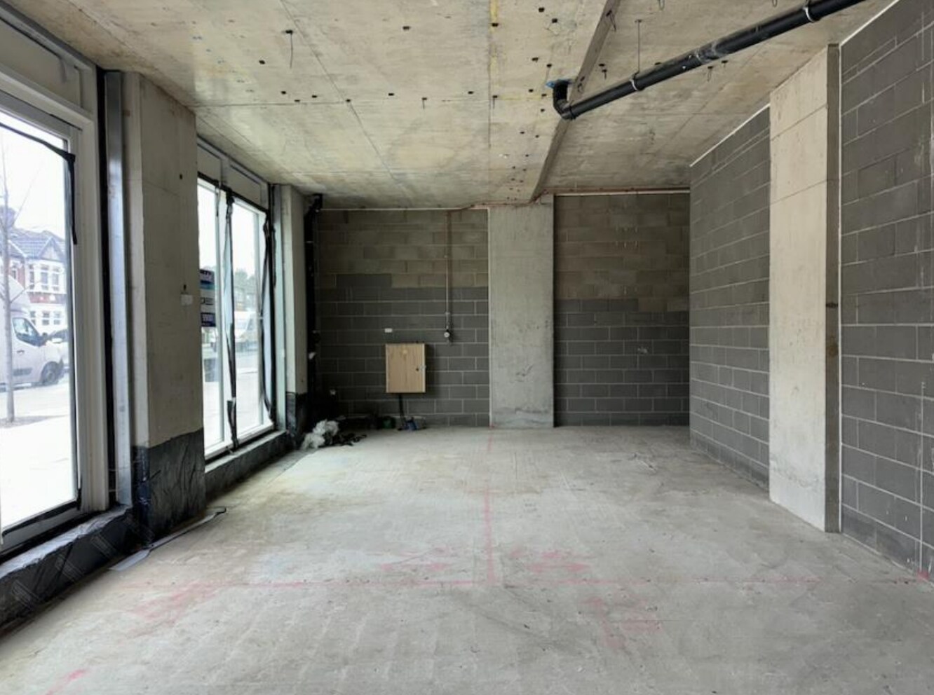 549 Green St, London for sale Interior Photo- Image 1 of 1