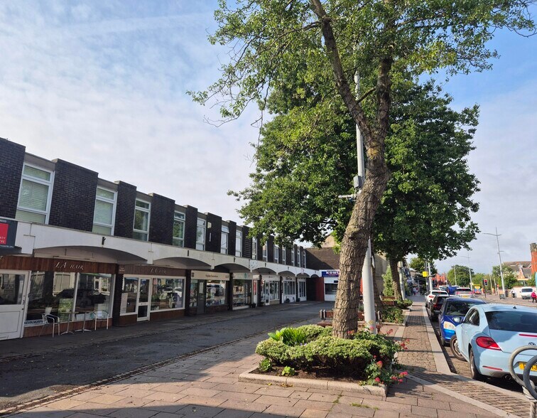 10 Market St, Wirral to rent - Building Photo - Image 3 of 4