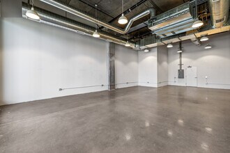 525 S Santa Fe Ave, Los Angeles, CA to rent Building Photo- Image 2 of 5