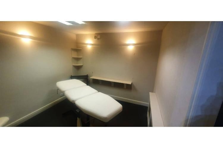2-4 High St, Pattingham to rent - Interior Photo - Image 2 of 6