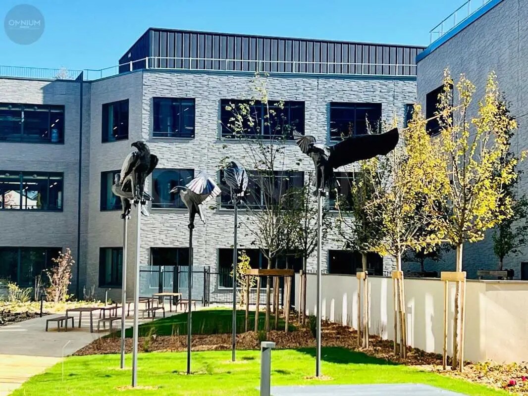 Light Industrial in Villeurbanne to rent Building Photo- Image 1 of 29