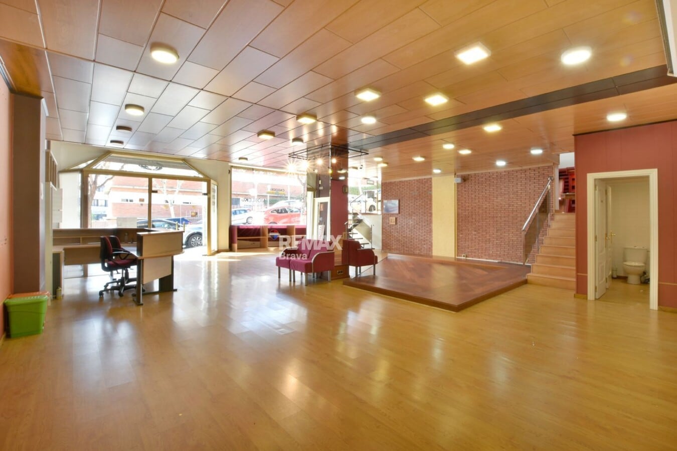 Sant Feliu de Llobregat, BAR 08980 - - - Interior Photo - Image 1 of 24