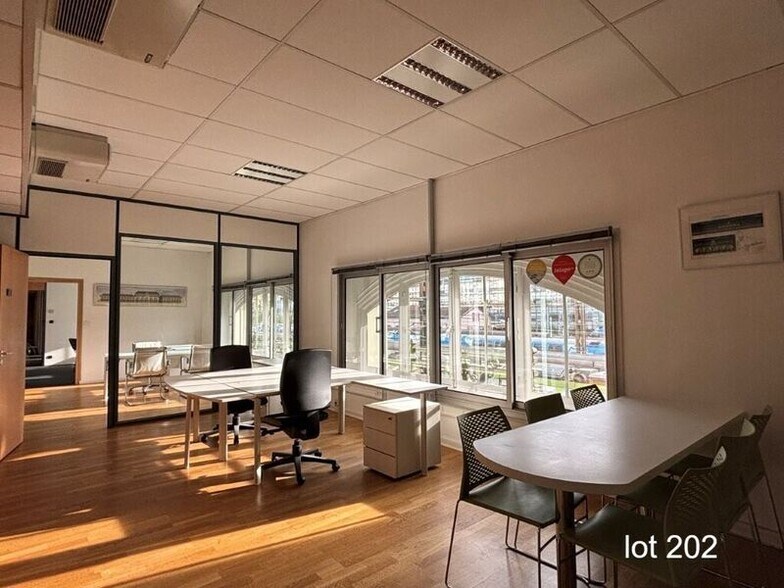 Office in Lyon to rent - Interior Photo - Image 3 of 20