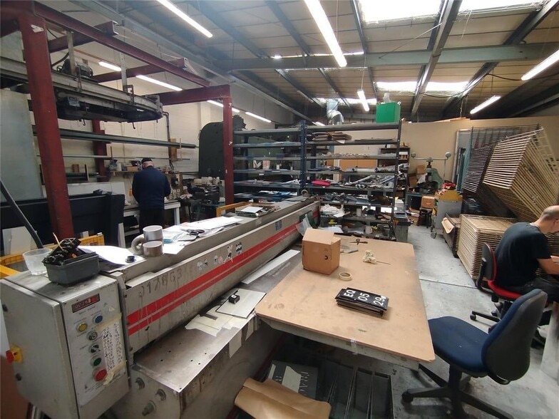 2-5 Featherby Way, Rochford to rent - Building Photo - Image 2 of 8