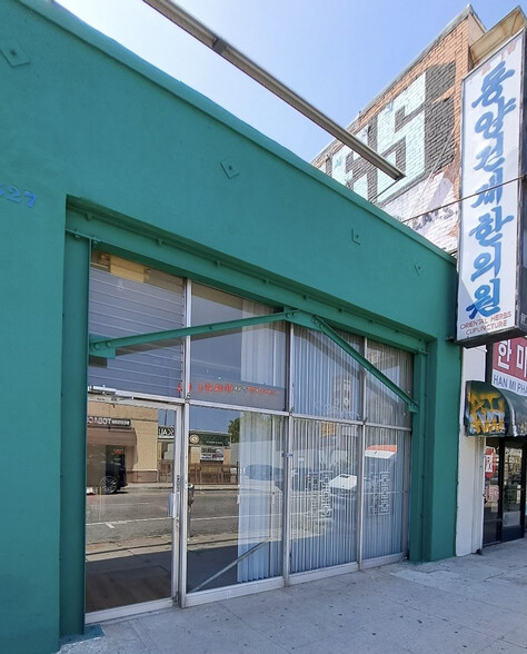 327 S Western Ave, Los Angeles, CA for sale - Building Photo - Image 1 of 1