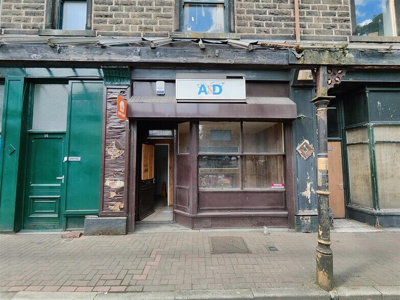 16 Burnley Rd E, Rossendale for sale - Building Photo - Image 1 of 1