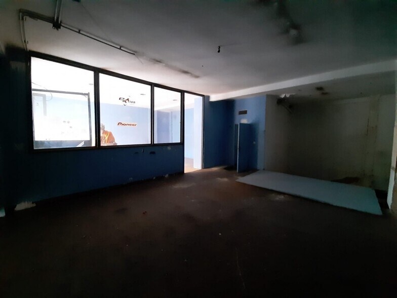 Retail in Cáceres to rent - Building Photo - Image 3 of 6