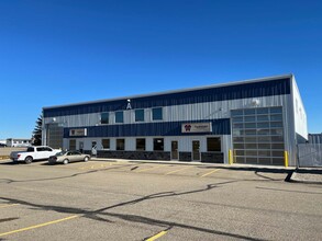 37 Burnt Basin St, Red Deer County, AB for rent Building Photo- Image 2 of 6