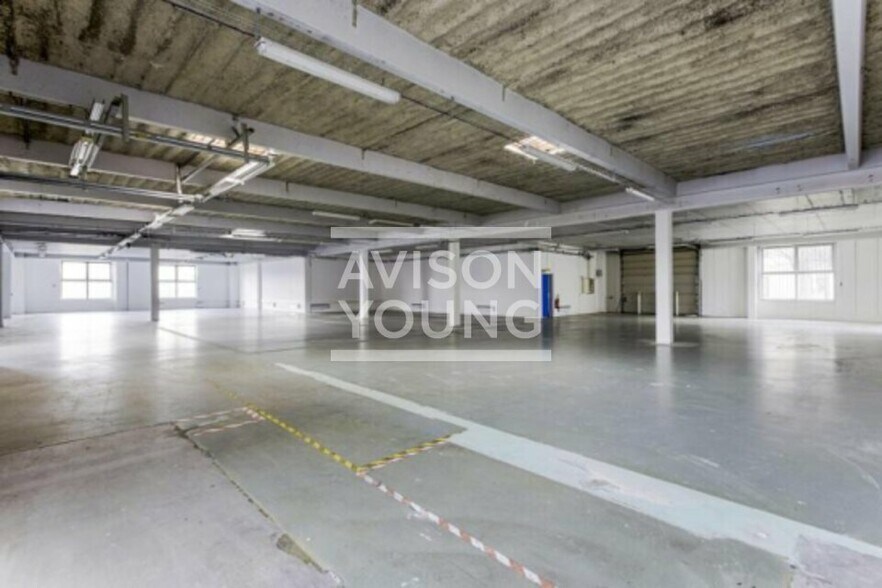 Light Industrial in Gennevilliers to rent - Interior Photo - Image 1 of 4