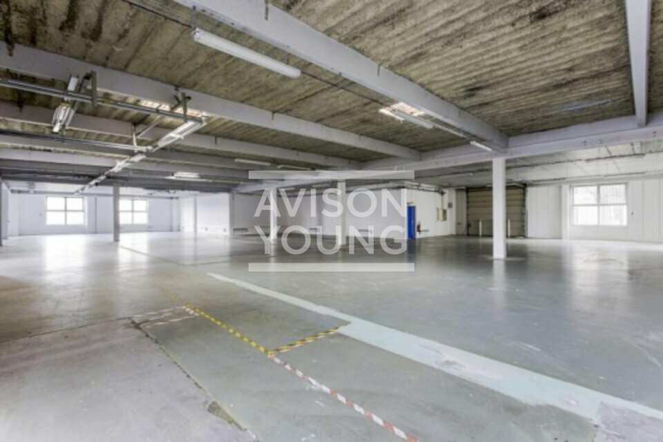 Light Industrial in Gennevilliers to rent Interior Photo- Image 1 of 5