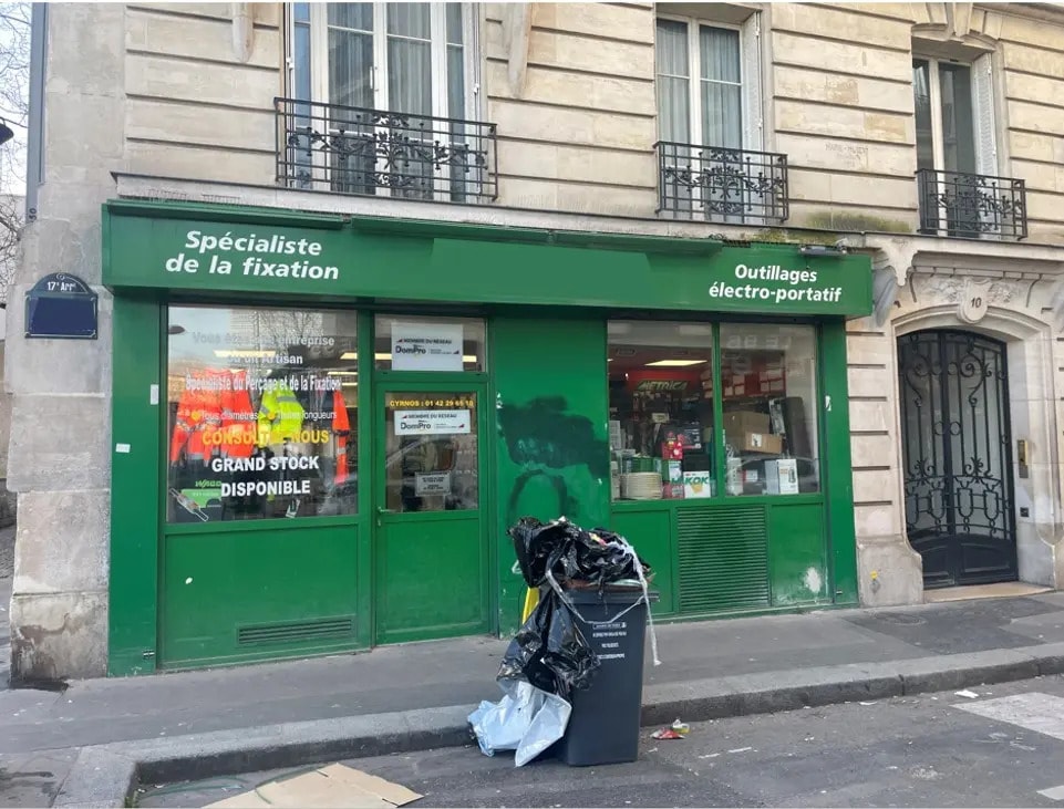 Location Commerce 99 m² - Photo 1