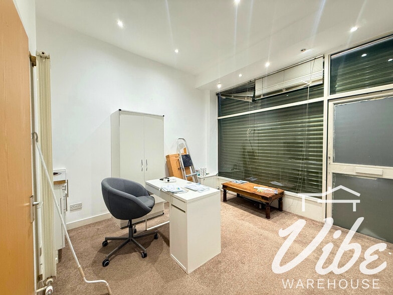 508-508A Hornsey Rd, London to rent - Building Photo - Image 3 of 5