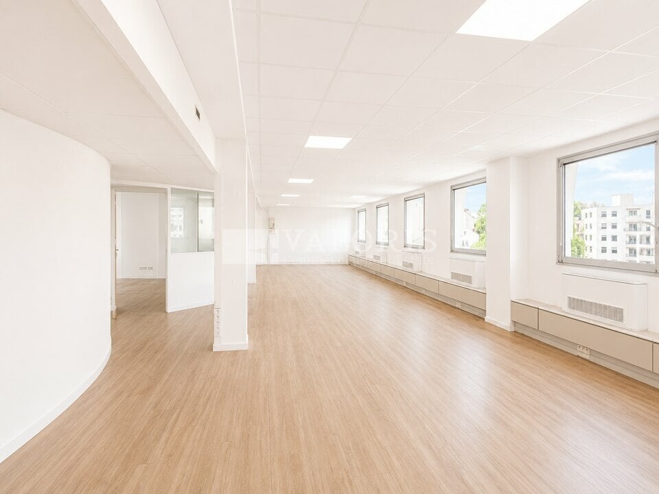 6 Place Charles Hernu, Villeurbanne to rent Interior Photo- Image 1 of 5