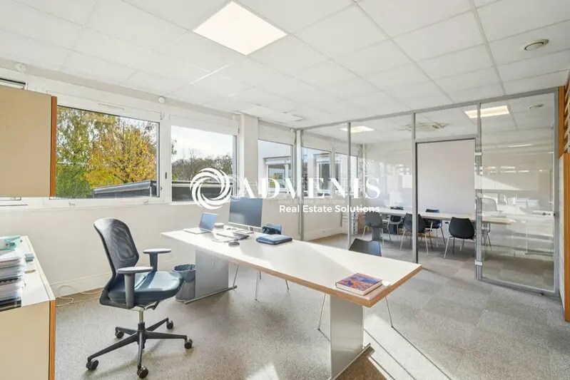 Office in Villepinte to rent Building Photo- Image 1 of 13