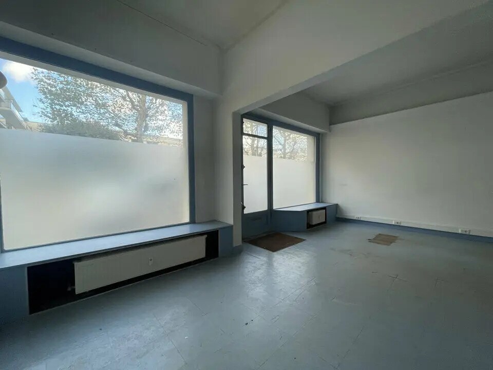 Retail in Le Havre for sale Interior Photo- Image 1 of 5