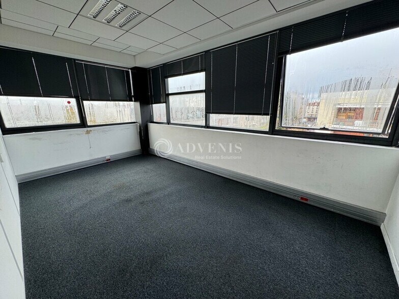 Office in Chelles to rent - Interior Photo - Image 3 of 6