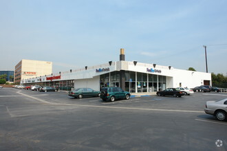 5810-5850 Sepulveda Blvd, Van Nuys, CA for rent Primary Photo- Image 1 of 2