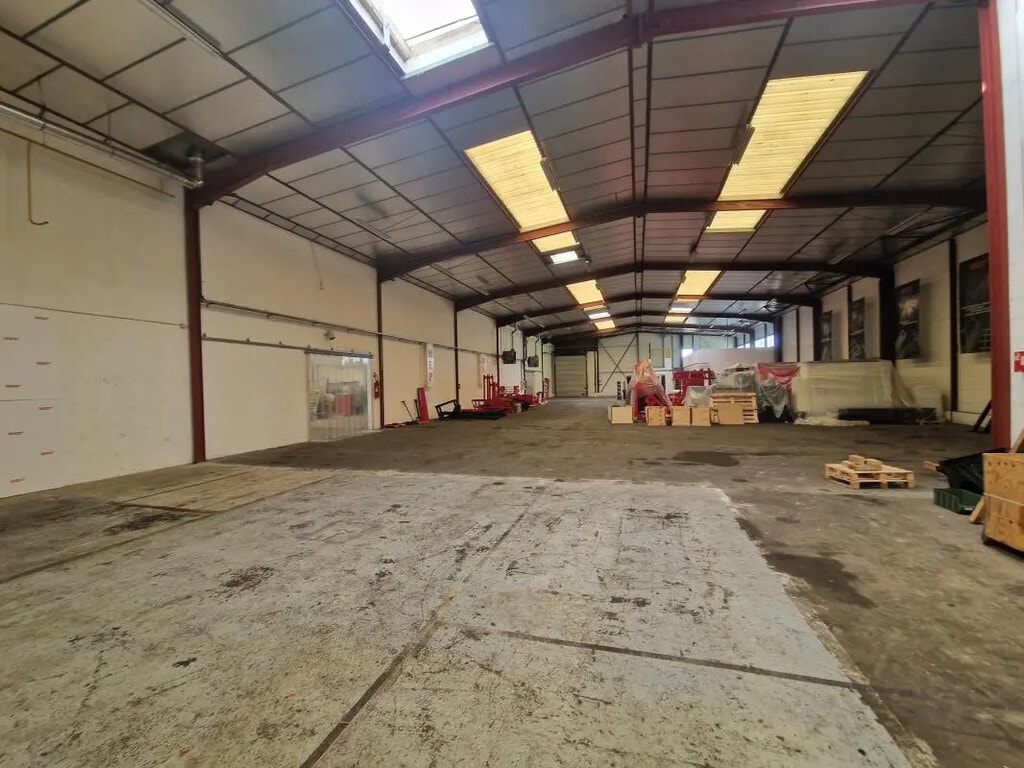 Vente Entrepôt 3 040 m² - Photo 1