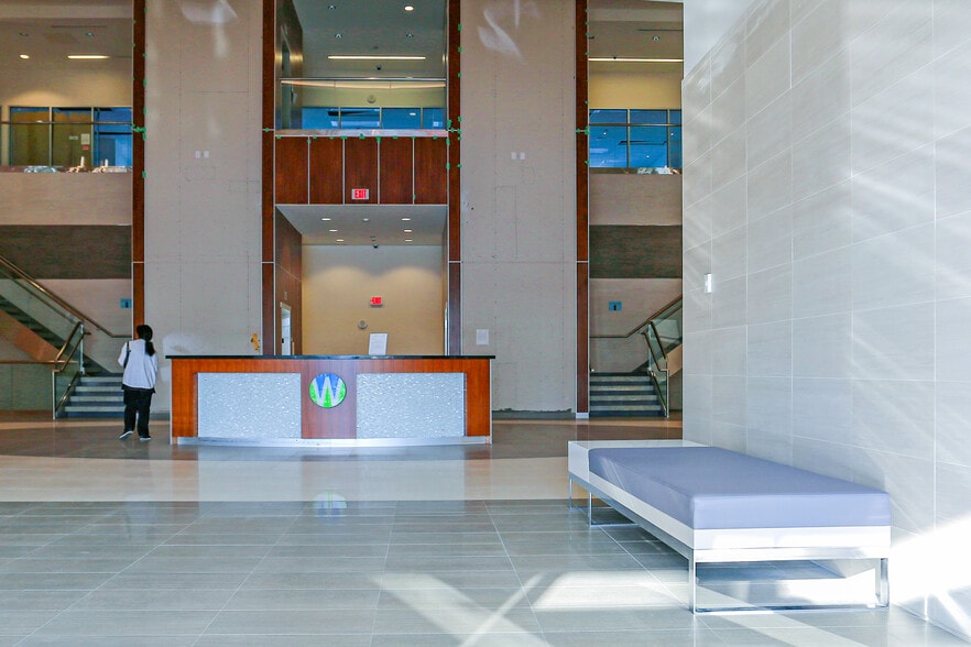 7165 - 7167-7167 Yonge St, Markham, ON for sale - Lobby - Image 3 of 11