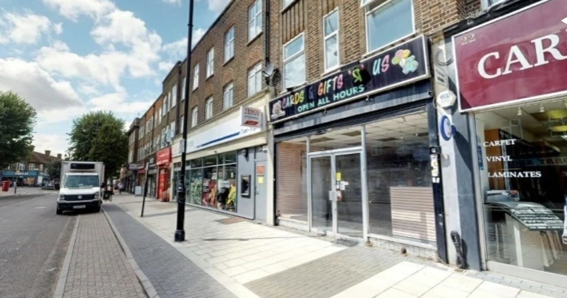 21 Elm Park Ave, Hornchurch to rent Building Photo- Image 1 of 1