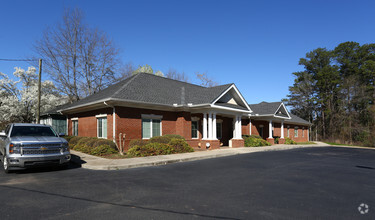 111 Columbia Ave, Chapin, SC for rent Building Photo- Image 1 of 6