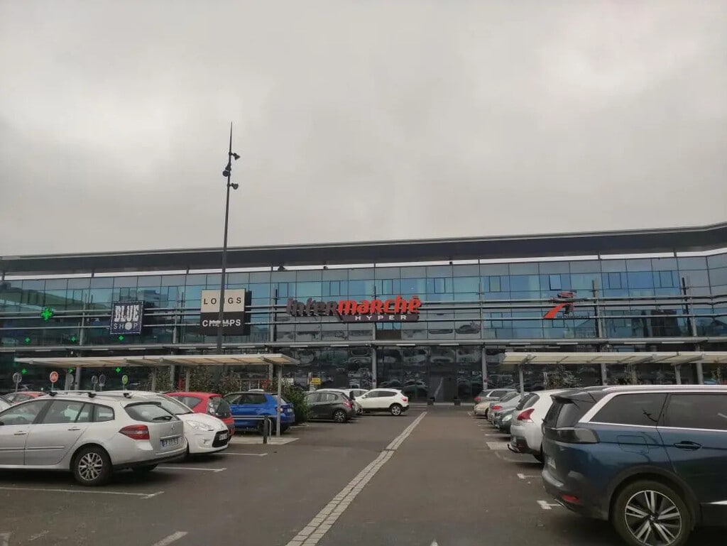 Location Commerce 121 m² - Photo 1