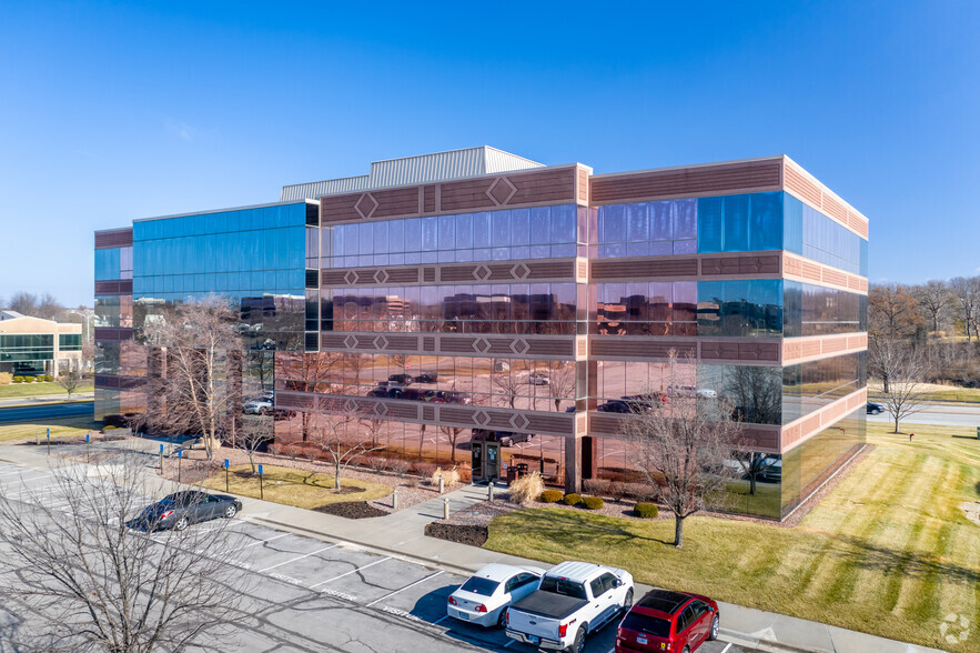 13200 Metcalf Ave, Overland Park, KS for sale - Primary Photo - Image 1 of 1