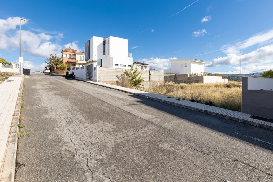 Avenida Cerro Alfonsico, 20, Peligros, Granada for sale - Building Photo - Image 3 of 18