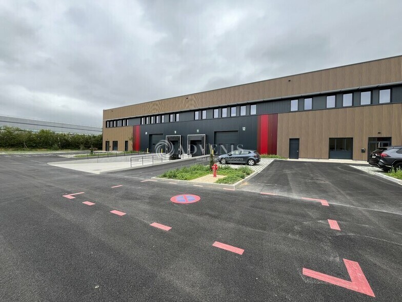 Industrial in Mitry-Mory to rent - Building Photo - Image 2 of 12