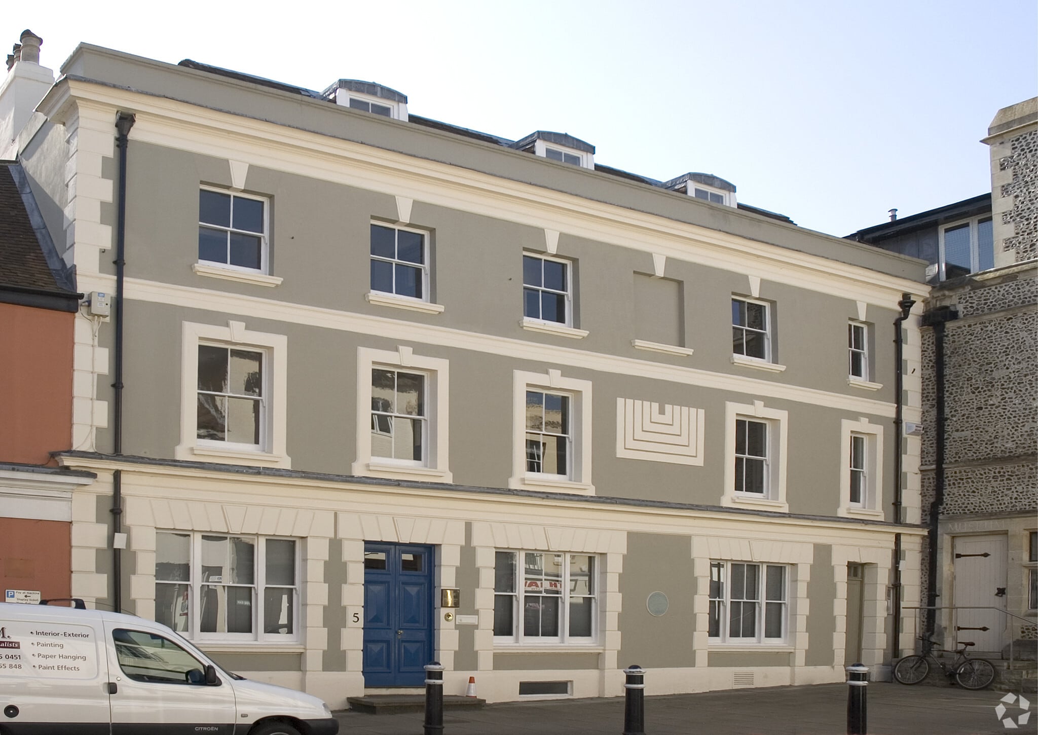 5-6 The Square, Winchester for sale Primary Photo- Image 1 of 1