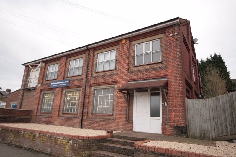 114 Severalls Av, Chesham for sale Primary Photo- Image 1 of 1