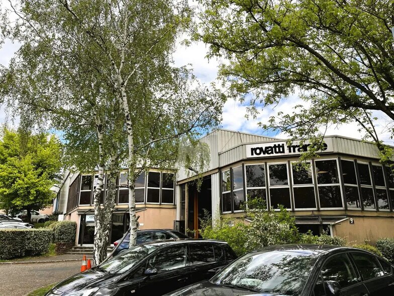 Light Industrial in Palaiseau to rent - Building Photo - Image 2 of 10