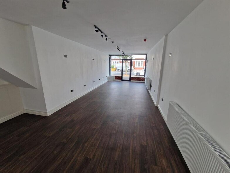 213 Seaview Rd, Wallasey to rent - Building Photo - Image 2 of 6