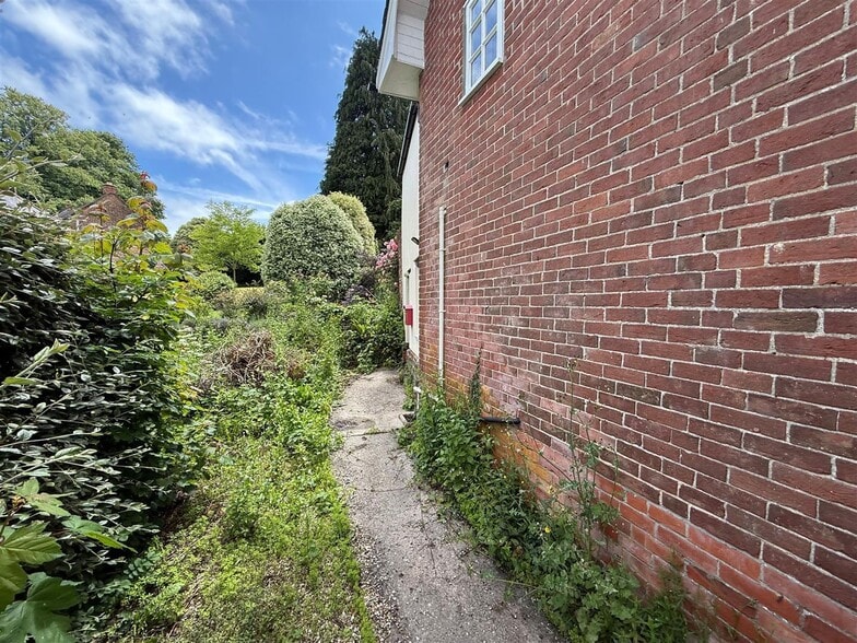 13 Fore St, Evershot to rent - Building Photo - Image 2 of 2