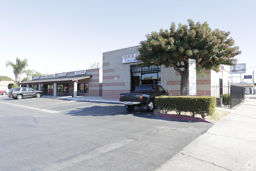 501 N Harbor Blvd, Santa Ana, CA for rent - Primary Photo - Image 1 of 6