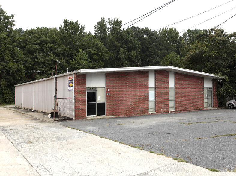 2046 Collins Blvd, Austell, GA for rent - Primary Photo - Image 1 of 2