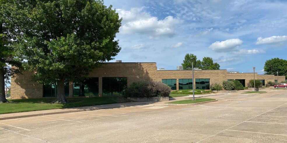 1700 W Albany St, Broken Arrow, OK for rent - Building Photo - Image 1 of 4