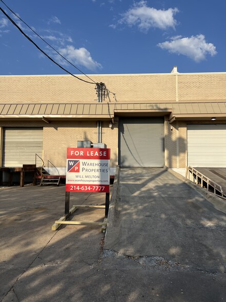 4825 Top Line Dr, Dallas, TX for rent - Building Photo - Image 2 of 5