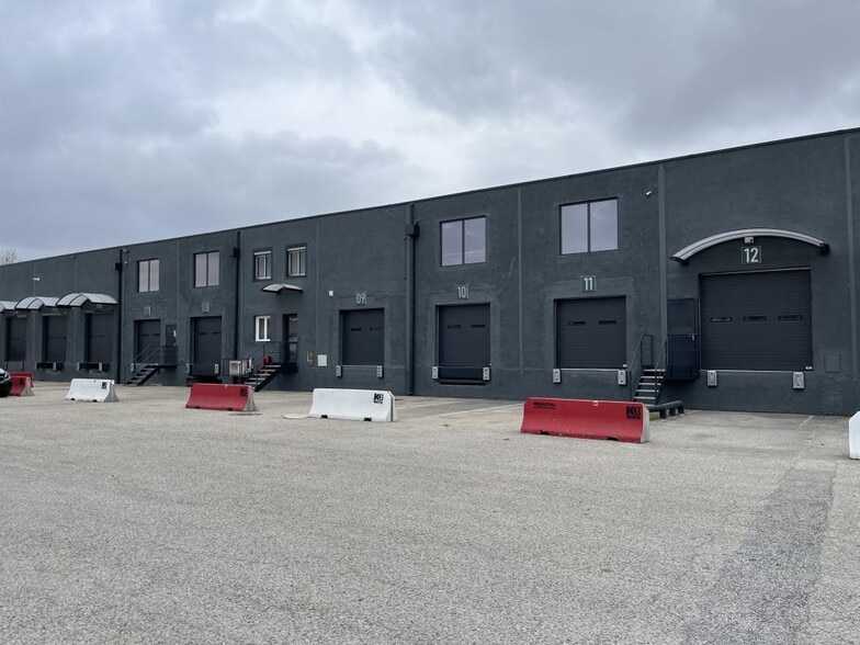 Light Industrial in Corbas to rent - Building Photo - Image 2 of 22