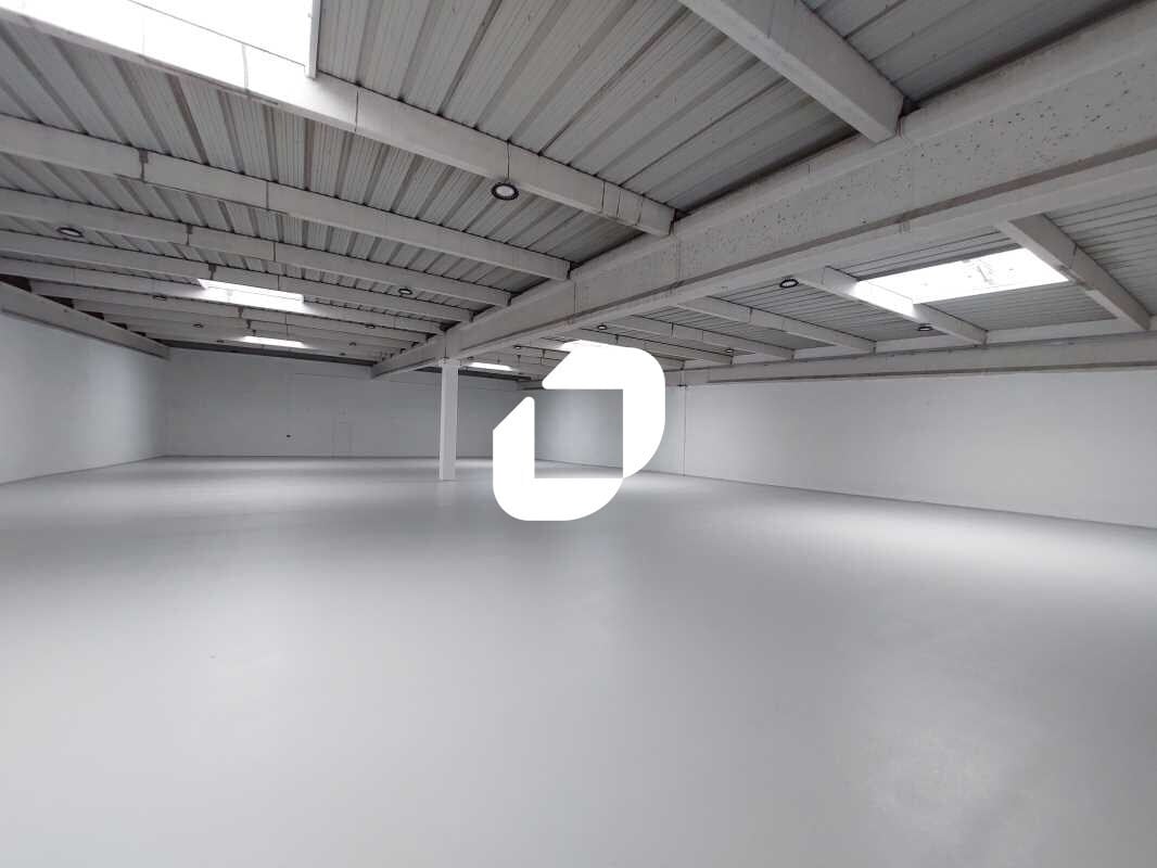 Industrial in Coignières for sale Interior Photo- Image 1 of 11
