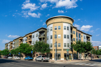 600 Franklin Ave, Waco, TX for rent Building Photo- Image 1 of 12