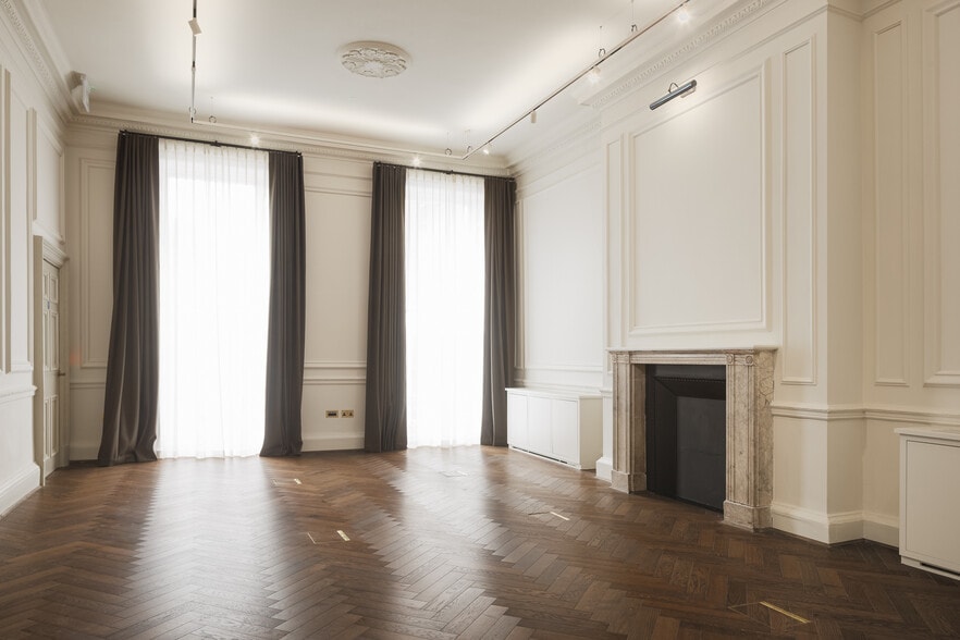 28 Bruton St, London to rent - Building Photo - Image 2 of 6