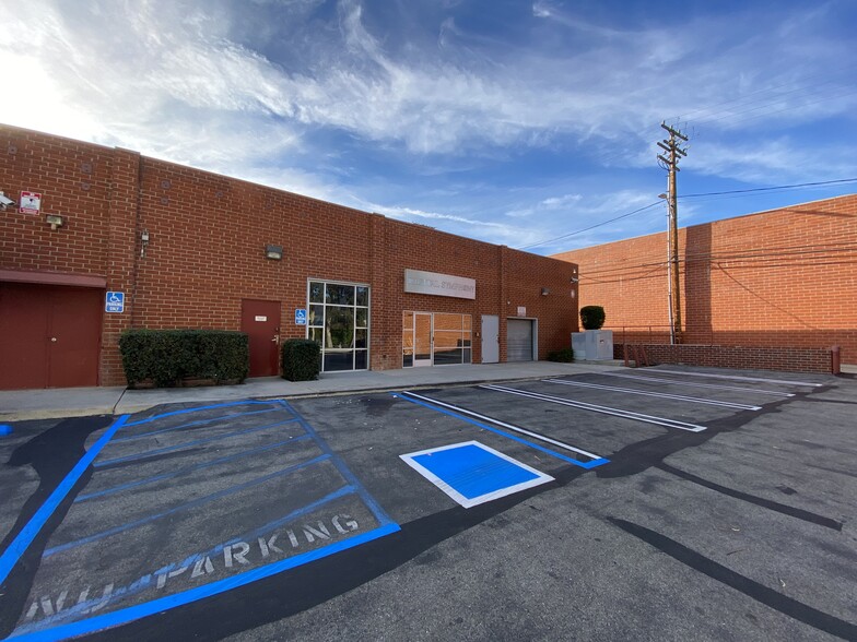 1011 W Alameda Ave, Burbank, CA for rent - Building Photo - Image 1 of 6