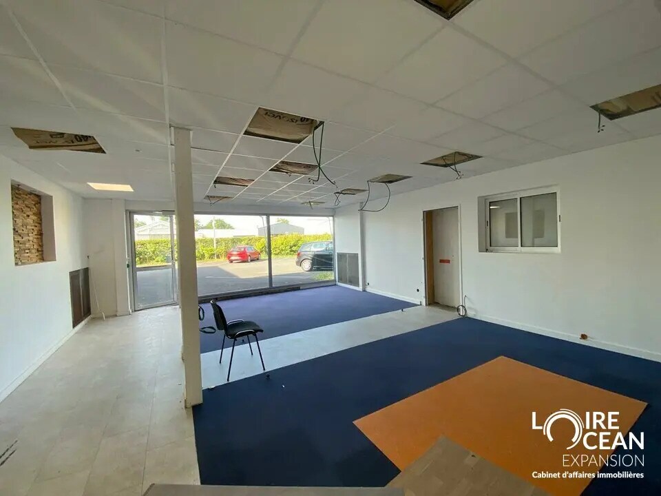 Light Industrial in Saint-Herblain to rent Interior Photo- Image 1 of 9