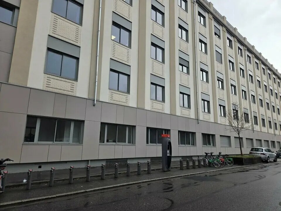 Office in Lyon for sale Building Photo- Image 1 of 6