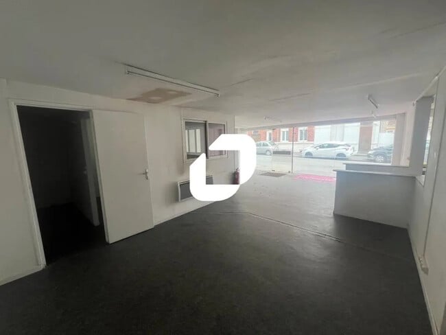 Location Commerce 61 m² à 245 m²