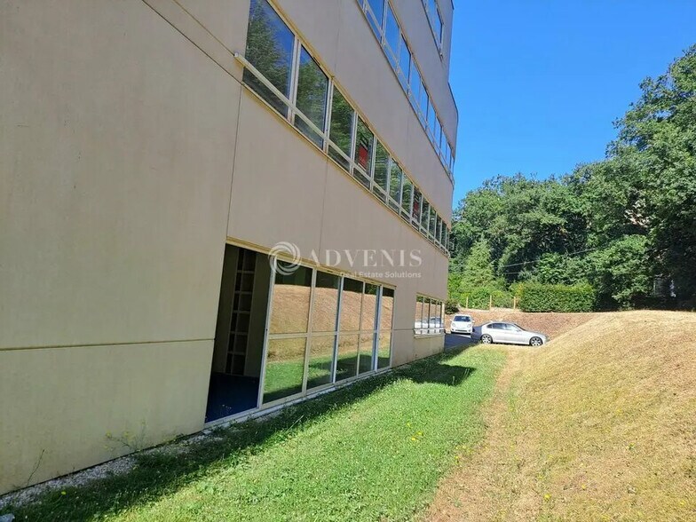 Office in Carquefou to rent - Building Photo - Image 1 of 5